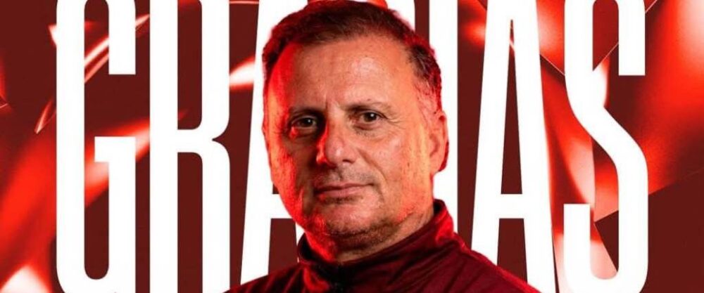 El técnico argentino se marcha de Real Oruro por los malos resultados de su equipo en el inicio del torneo. El técnico argentino se marcha de Real Oruro por los malos resultados de su equipo en el inicio del torneo.