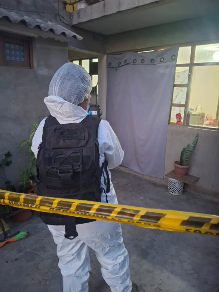 Ministerio Público en el lugar donde se registró el feminicidio 29 en Cochabamba. Foto: Fiscalía General del Estado.