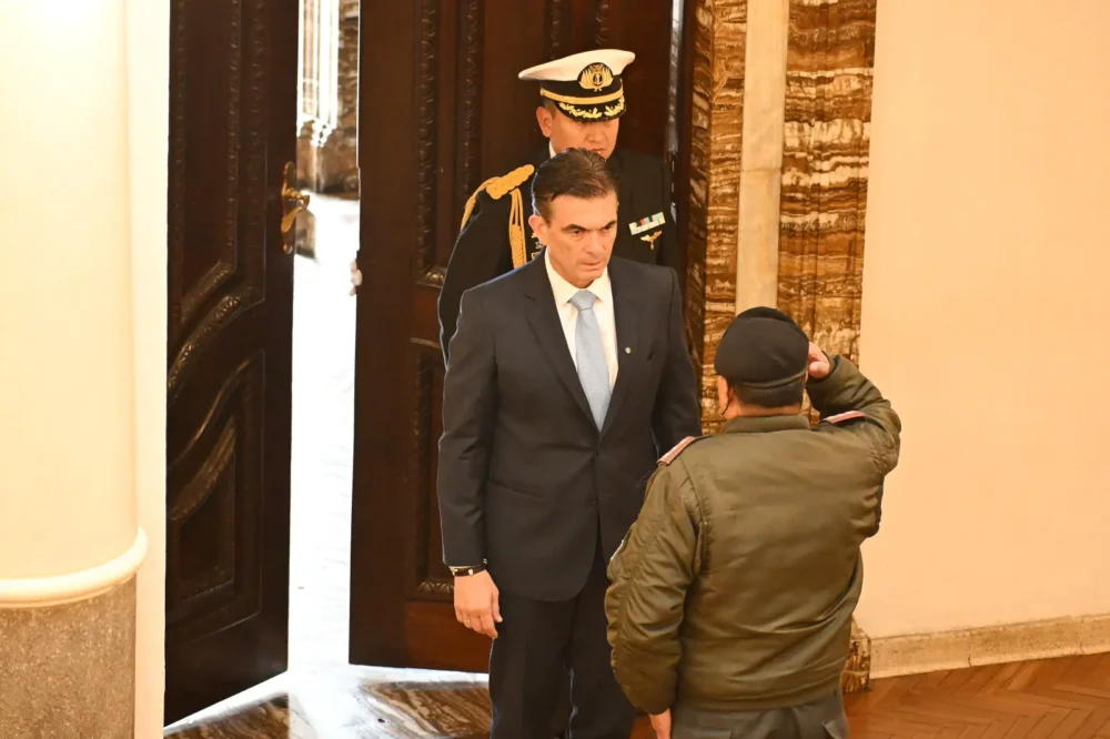 El presidente Rodrigo Paz se reúne con el Alto Mando Militar. Foto: Oficina del Presidente.