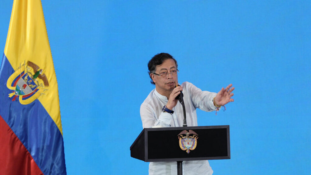 El presidente colombiano Gustavo Petro toma la palabra en una conferencia dedicada a la transición hacia el abandono de los combustibles fósiles, el martes 28 de abril de 2026, en Santa Marta, Colombia.