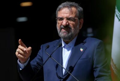 El asesor militar del líder supremo de Irán amenazó a Donald Trump: «Sus barcos serán hundidos por nuestros misiles»