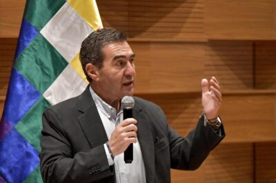 Desde el Gobierno descartan la renuncia del presidente Paz y piden a la población defender la democracia