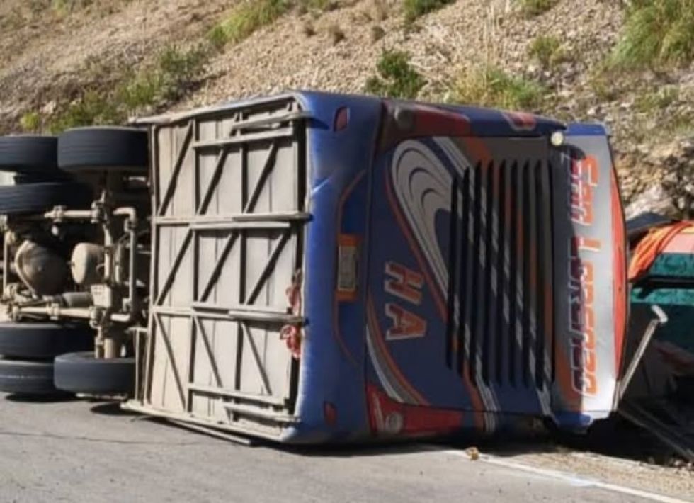 En una semana vuelcos de buses dejan siete muertes