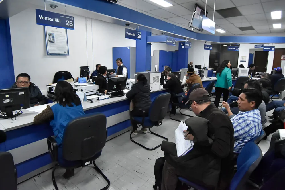 Pago de obligaciones tributarias ante el Servicio de Impuestos Nacionales (SIN). Foto: Archivo