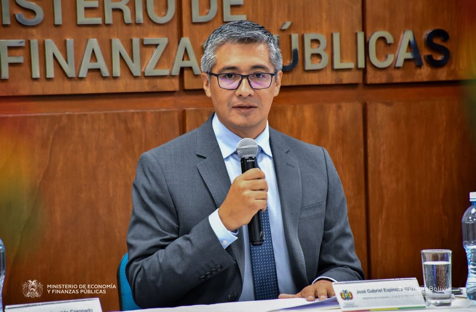 José Gabriel Espinoza Yáñez, El País