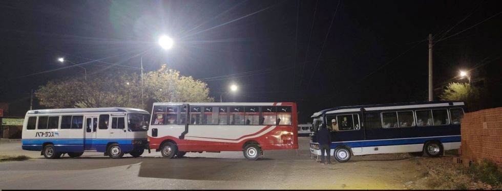 Tarija amanece con bloqueos del transporte en múltiples puntos de la ciudad
