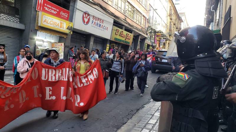 Marcha de los maestros en puertas del Ministerio de Trabajo Marcha de los maestros en puertas del Ministerio de Trabajo