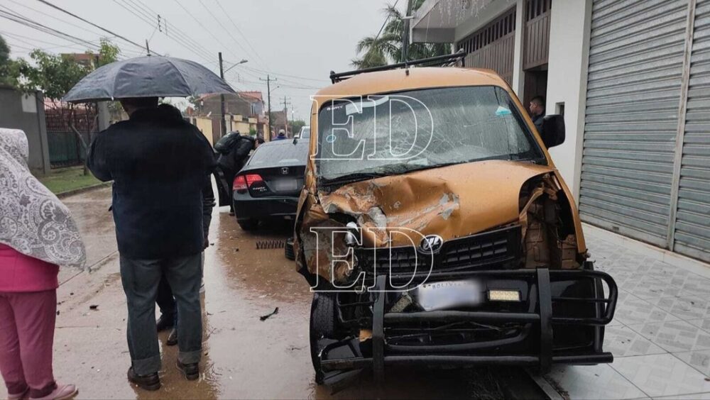 Colisión frontal entre dos vehículos deja una persona fallecida- Colisión frontal entre dos vehículos deja una persona fallecida