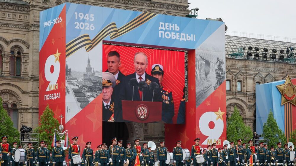 Putin en una pantalla mientras pronuncia un discurso durante las celebraciones del 81 aniversario de la victoria de la Unión Soviética sobre la Alemania nazi durante la Segunda Guerra Mundial, en Moscú (09.05.2026) Putin en una pantalla mientras pronuncia un discurso durante las celebraciones del 81 aniversario de la victoria de la Unión Soviética sobre la Alemania nazi durante la Segunda Guerra Mundial, en Moscú (09.05.2026)