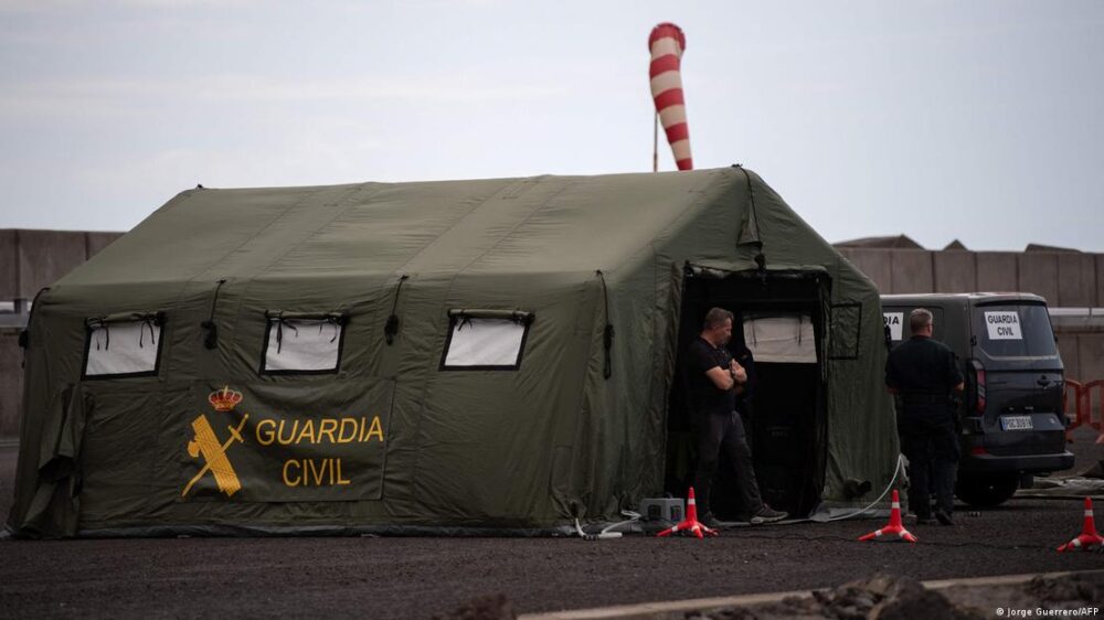 La Guardia Civil española aguarda la llegada del crucero MV Hondius al puerto de Granadilla de Abona, en la isla de Tenerife (09.06.2026) La Guardia Civil española aguarda la llegada del crucero MV Hondius al puerto de Granadilla de Abona, en la isla de Tenerife (09.06.2026)
