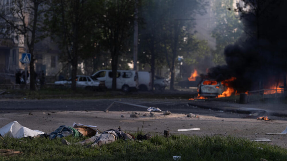 El martes 5 de mayo, seis civiles murieron en un ataque ruso contra la ciudad ucraniana de Kramatorsk.