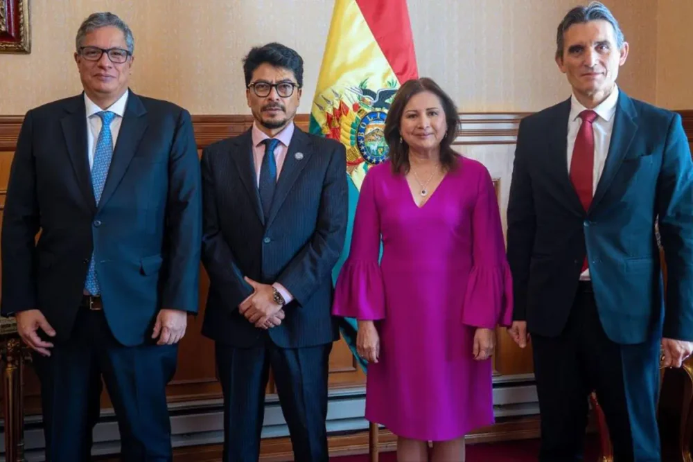 La reunión del canciller Aramayo con representantes de la CAF. Foto: Cancillería