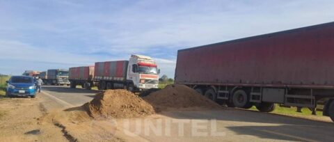 Santa Cruz: Magisterio rural levanta el bloqueo instalado en Cuatro Cañadas