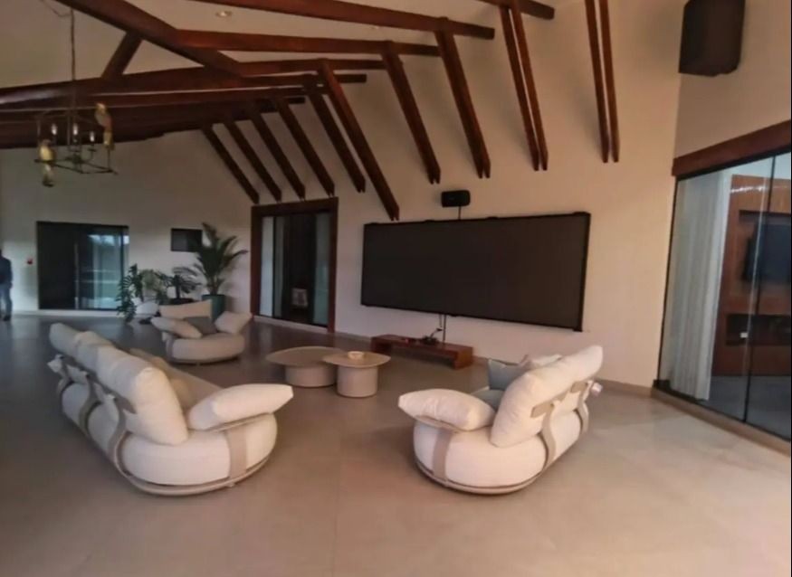 Aprehenden a tres mujeres vinculadas al cuidado de una casa quinta utilizada por Sebastián Marset- Aprehenden a tres mujeres vinculadas al cuidado de una casa quinta utilizada por Sebastián Marset