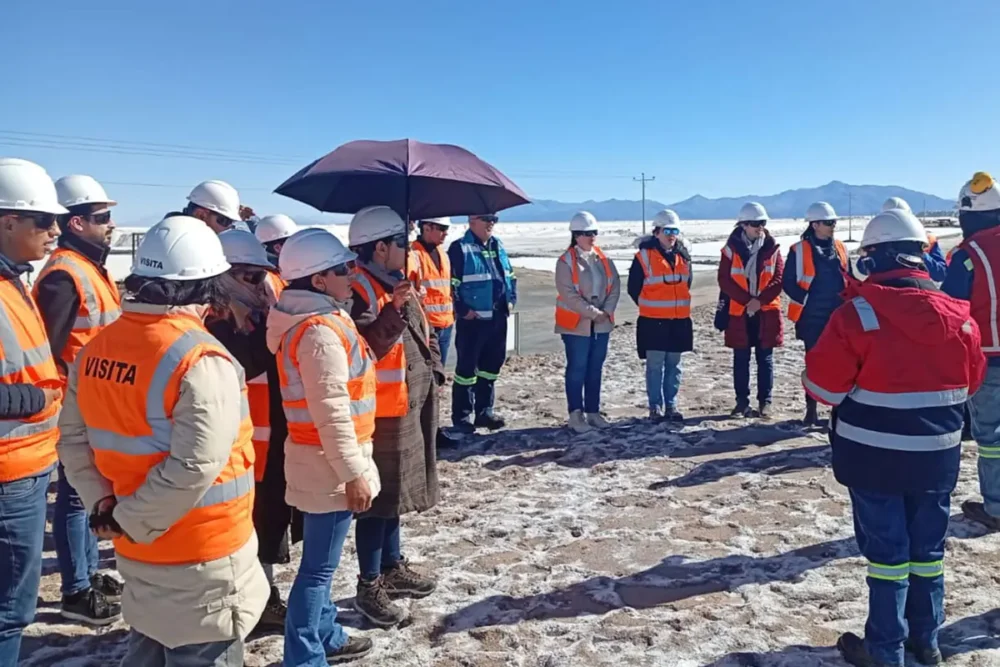 Inspección que realizaron los parlamentarios. Foto: YLB