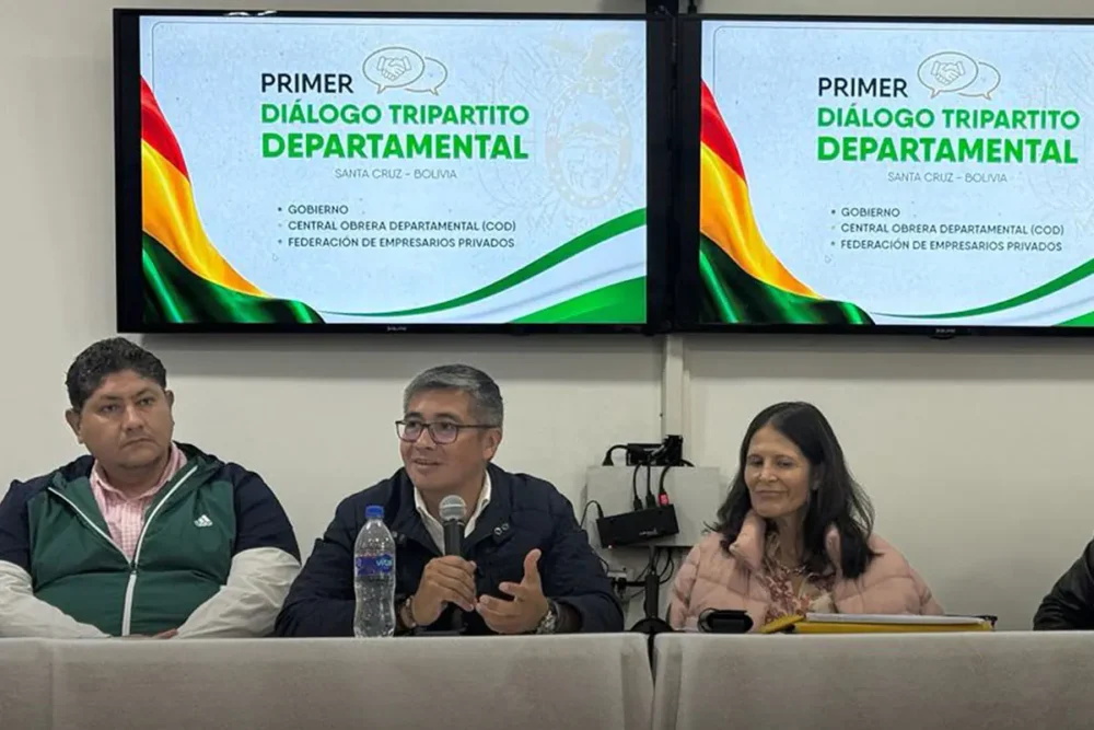 La junta entre autoridades de Gobierno, COD y empresarios. Foto: Minsiterio de Economía y Finanzas Públicas