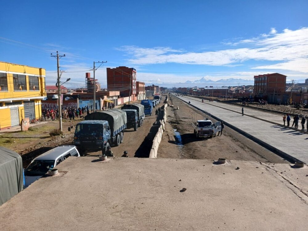 Escala la violencia en Achica Arriba y caravana queda frenada