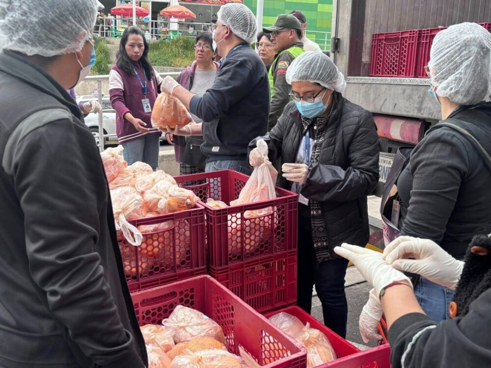 El Gobierno activa el Emapamóvil para la venta de carne de pollo en La Paz y Viacha