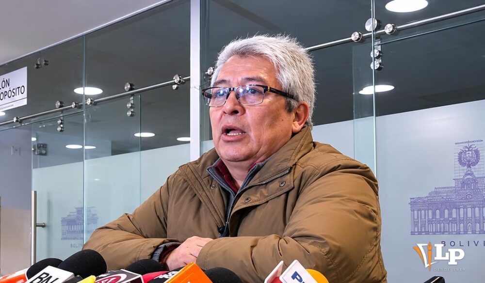 El diputado Maldonado en conferencia de prensa
