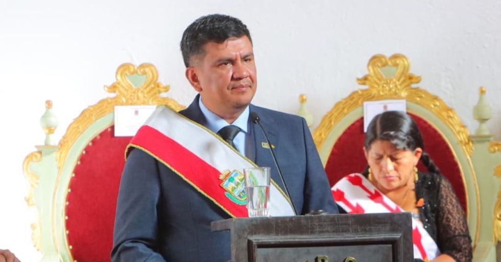 Luis Ayllón durante la Sesión de Honor