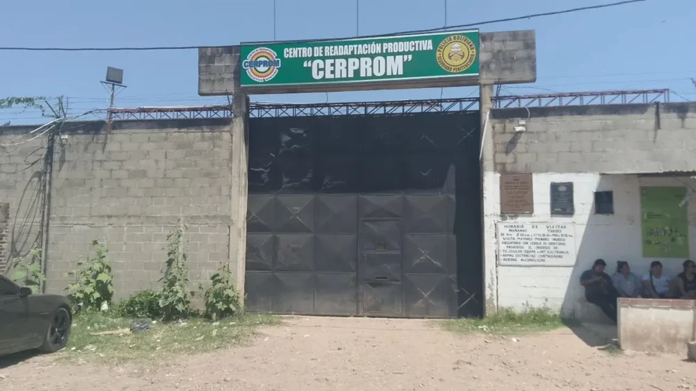 Queman con alcohol los pies de dos reclusos en cárcel de Cerprom de Montero Queman con alcohol los pies de dos reclusos en cárcel de Cerprom de Montero