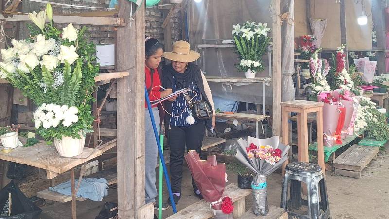 En Santa Cruz, las flores comenzaron a escasear en las tiendas En Santa Cruz, las flores comenzaron a escasear en las tiendas