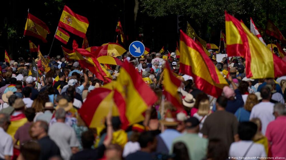 Protestas por presunta corrupción del Gobierno de Pedro Sánchez, del PSOE. (23.05.2026). Protestas por presunta corrupción del Gobierno de Pedro Sánchez, del PSOE. (23.05.2026).