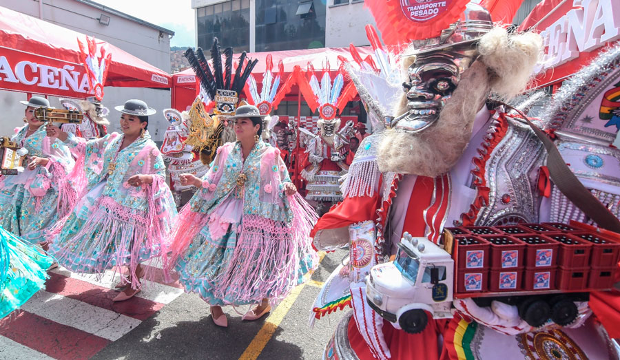 Paceña y la Fraternidad de Transporte Pesado presentan sus actividades para la Fiesta del Gran Poder 2024 | Erbol