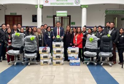 Fiscalía de La Paz entrega equipamiento al IDIF para fortalecer la atención a la población