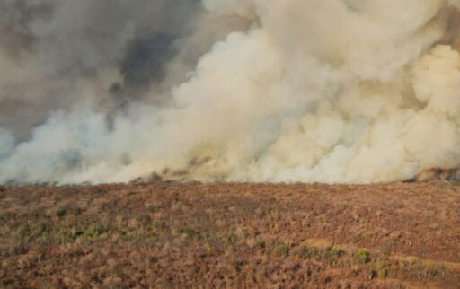 Bolivia ya registra focos de calor y apuntala su plan contra incendios forestales