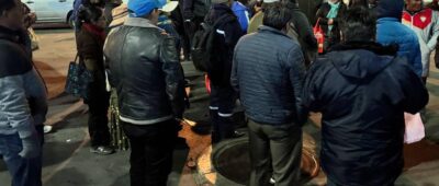 Despachan cisternas desde Senkata, pero crecen las filas en los surtidores de La Paz