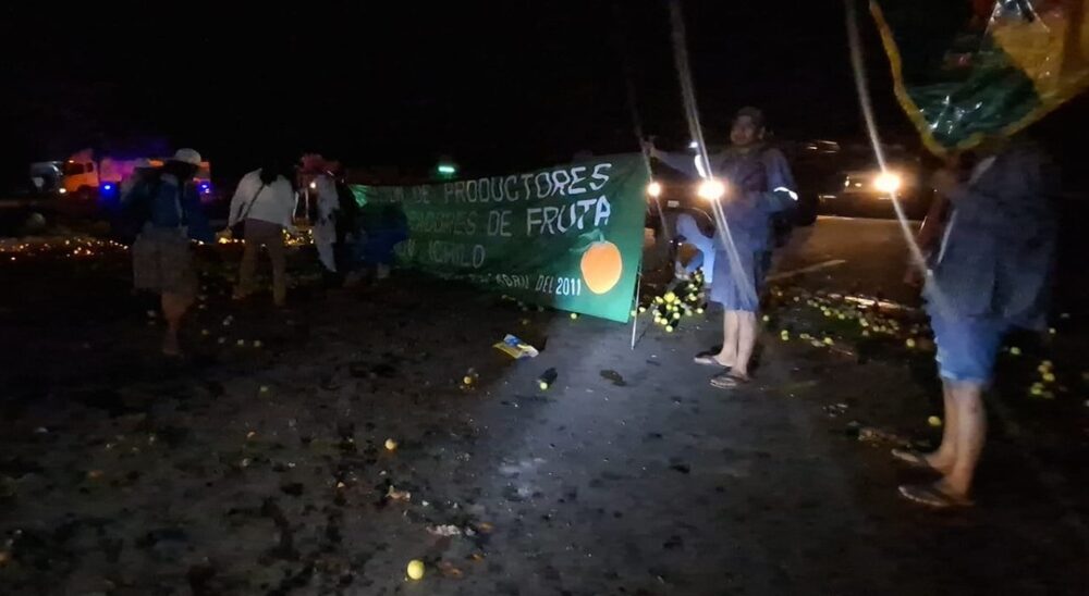 Productores de frutas de Ichilo declaran cuarto intermedio al bloqueo de ruta- Productores de frutas de Ichilo declaran cuarto intermedio al bloqueo de ruta