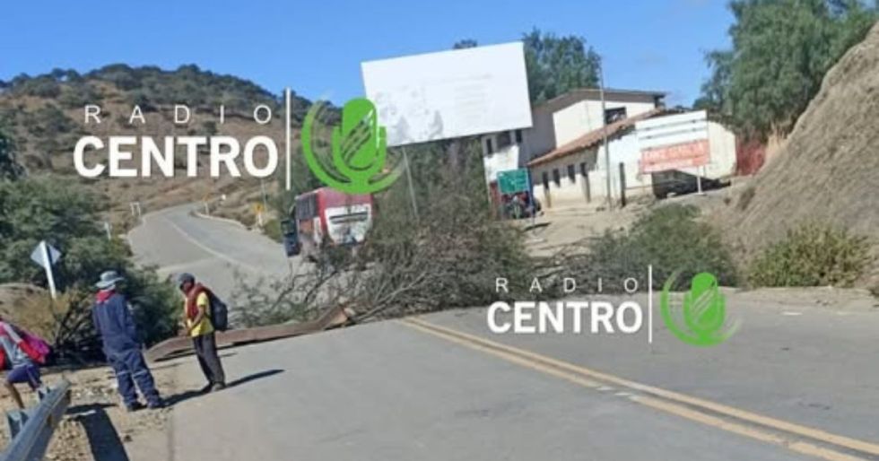Mientras tanto el bloqueo en ese sector continúa.