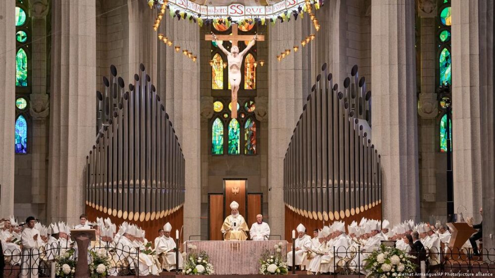 El Papa León XIV celebra Misa en la Basílica de la Sagrada Familia en Barcelona. (10.06.2026) El Papa León XIV celebra Misa en la Basílica de la Sagrada Familia en Barcelona. (10.06.2026)