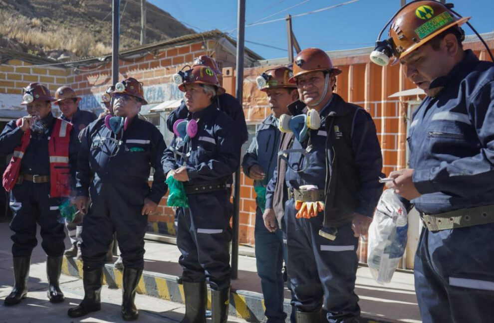 Gobernador Sánchez Aguirre inspecciona la Cooperativa Poopó