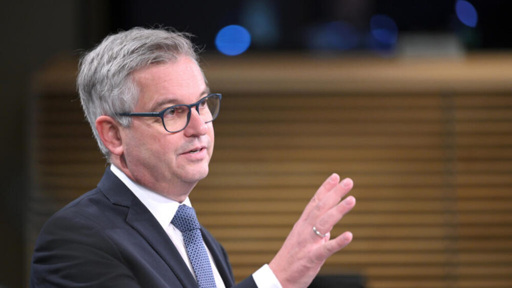 El comisario europeo Magnus Brunner, en Bruselas el 4 de diciembre de 2025