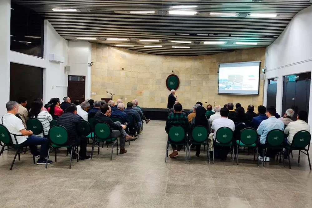 la conferencia “Hidrocarburos No Convencionales en Bolivia”. Foto: SIB Santa Cruz