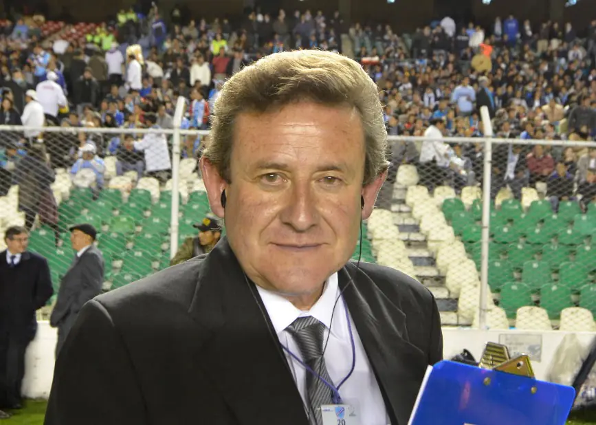 Oscar Dorado Vega en el Hernando Siles, en la corresponsalía de Fox Sports en partidos internacionales en los 2000.
