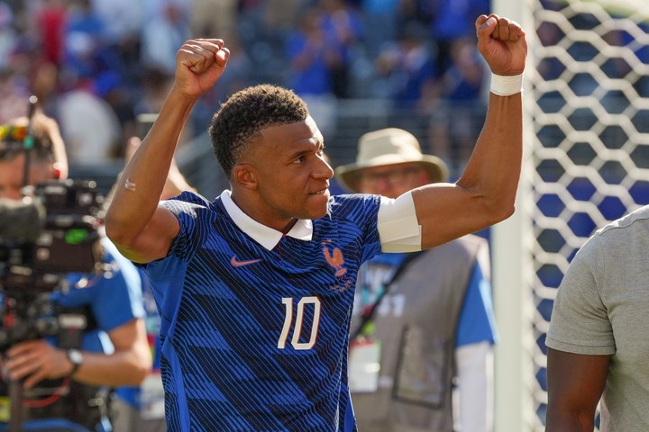 Cuando apareció Mbappé, Francia fue una topadora (EFE).